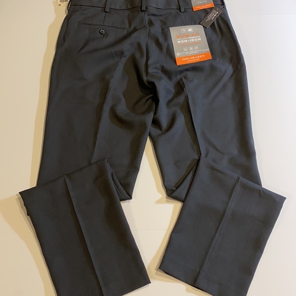 Van Heusen SZ 33 x 30 Traveler Slim Fit Flat Front Dress Pants New Charcoal D34 - Picture 8 of 15